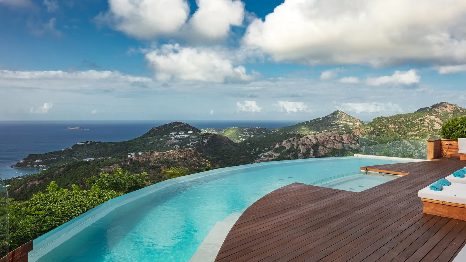Hot tub at Villa 3H, St Barth