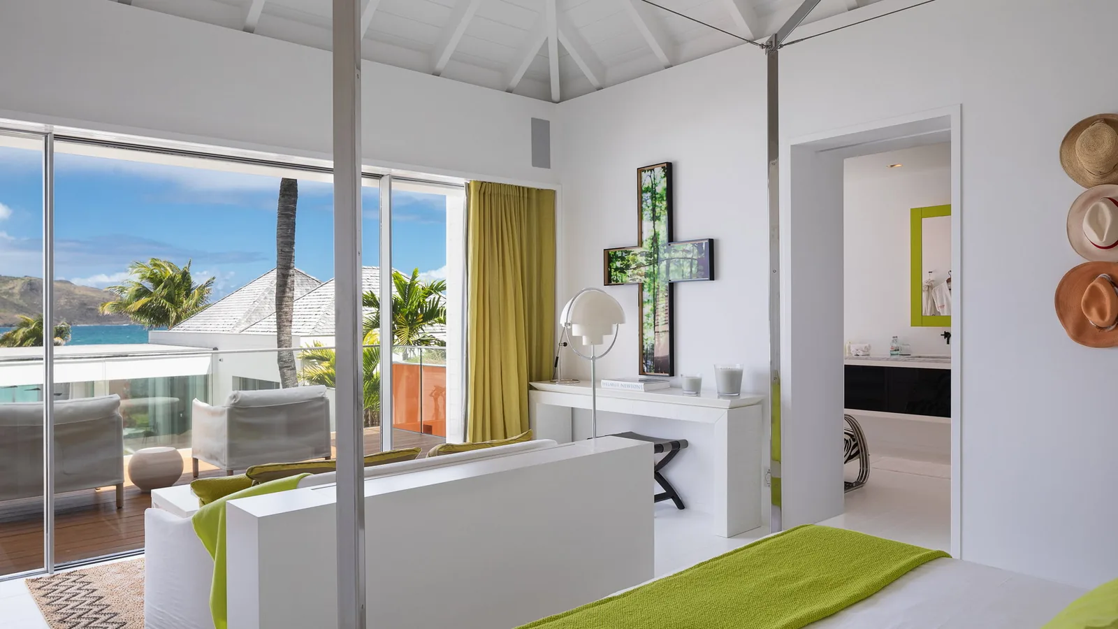 Wheelchair-accessible access at Ana Flamands, Flamands