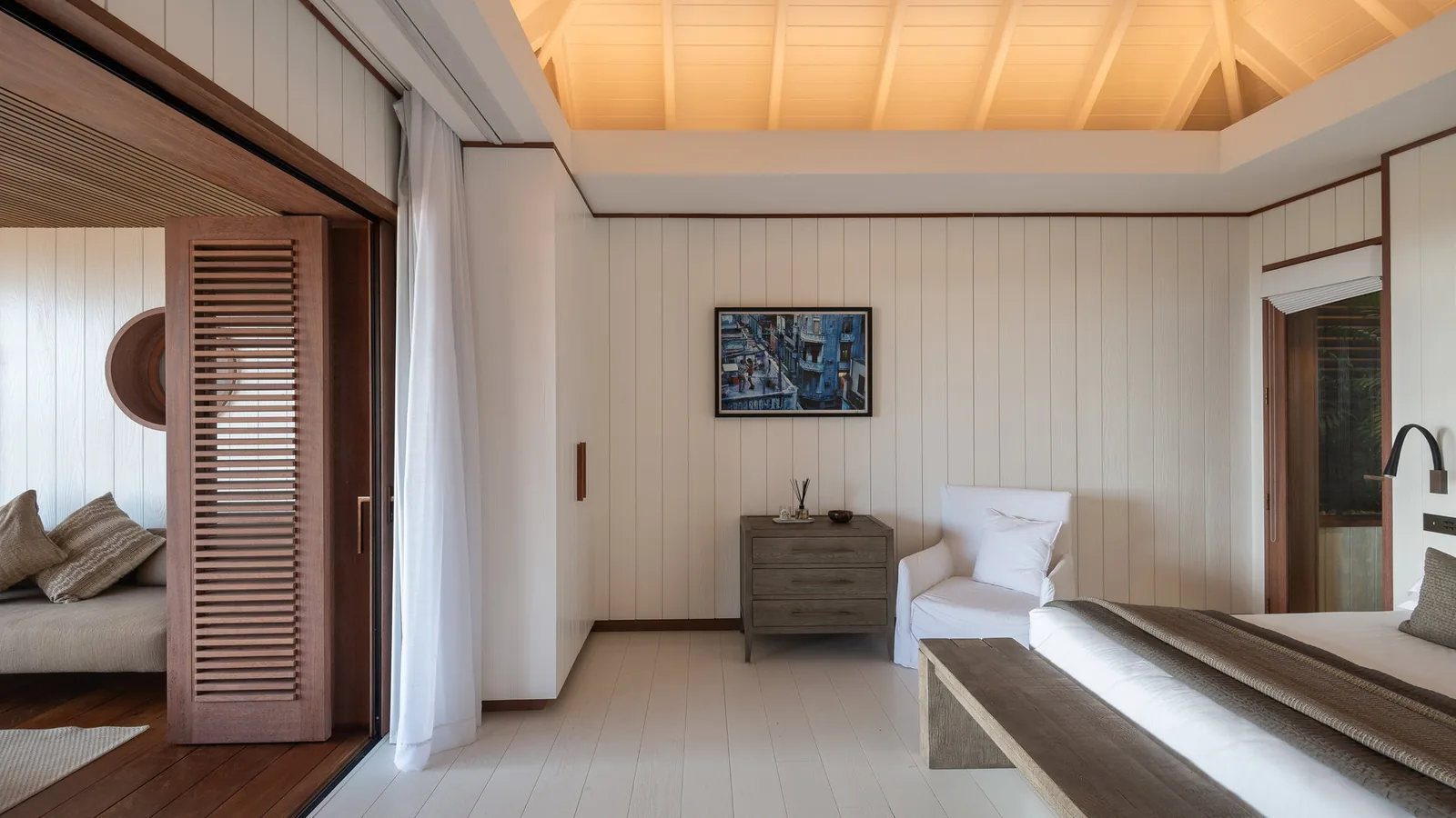 Air-conditioned interior at AURA, Gouverneur