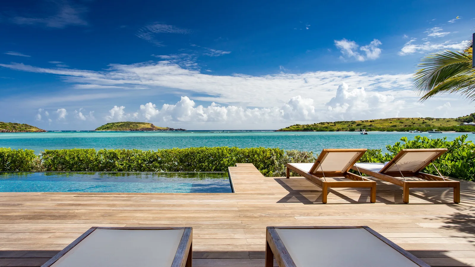Villa BLEU, a six-bedroom rental in Grand-Cul-de-Sac, Saint-Barthélemy
