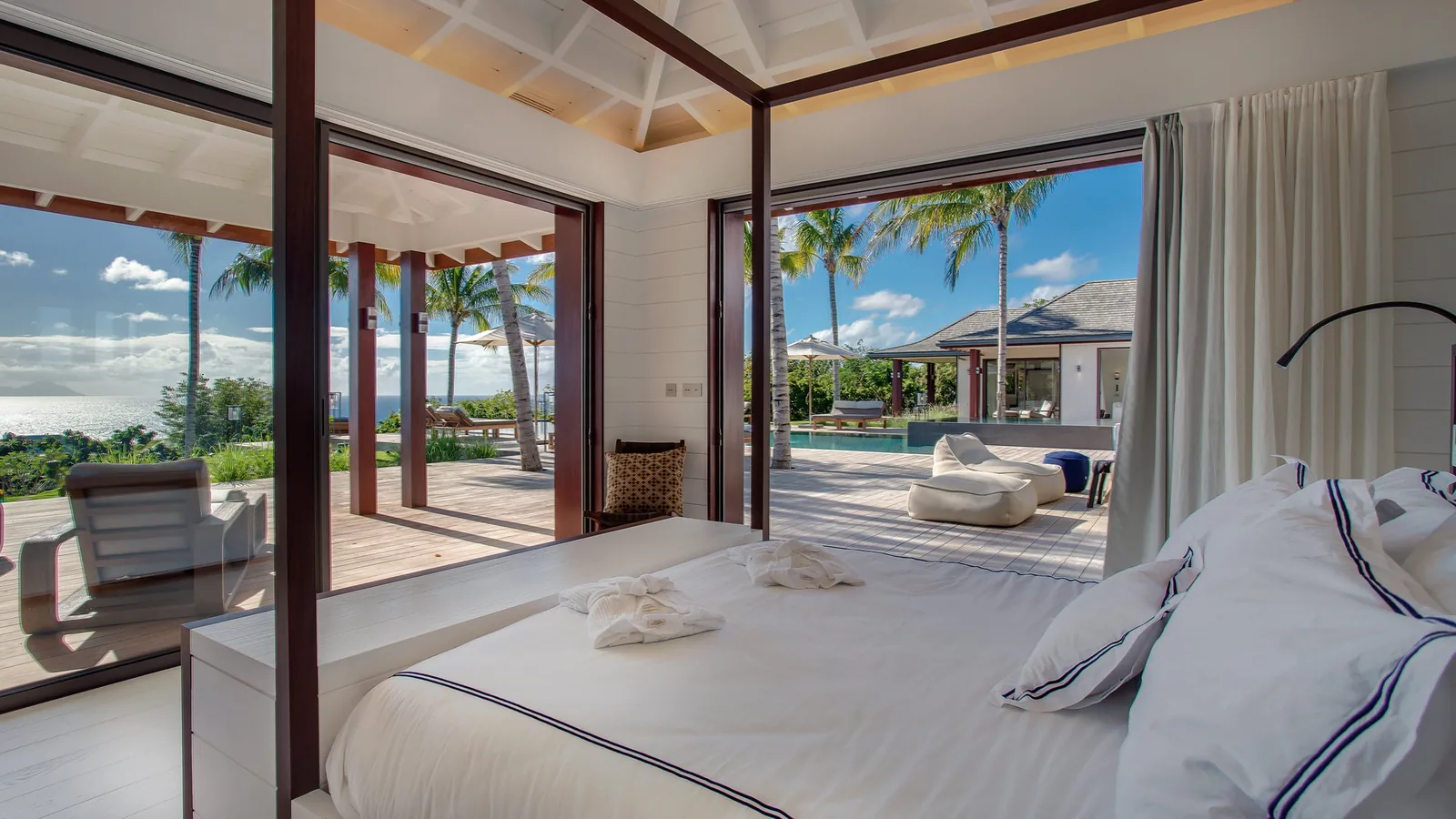 Maison Blanc Bleu, a Gouverneur house for up to twelve guests