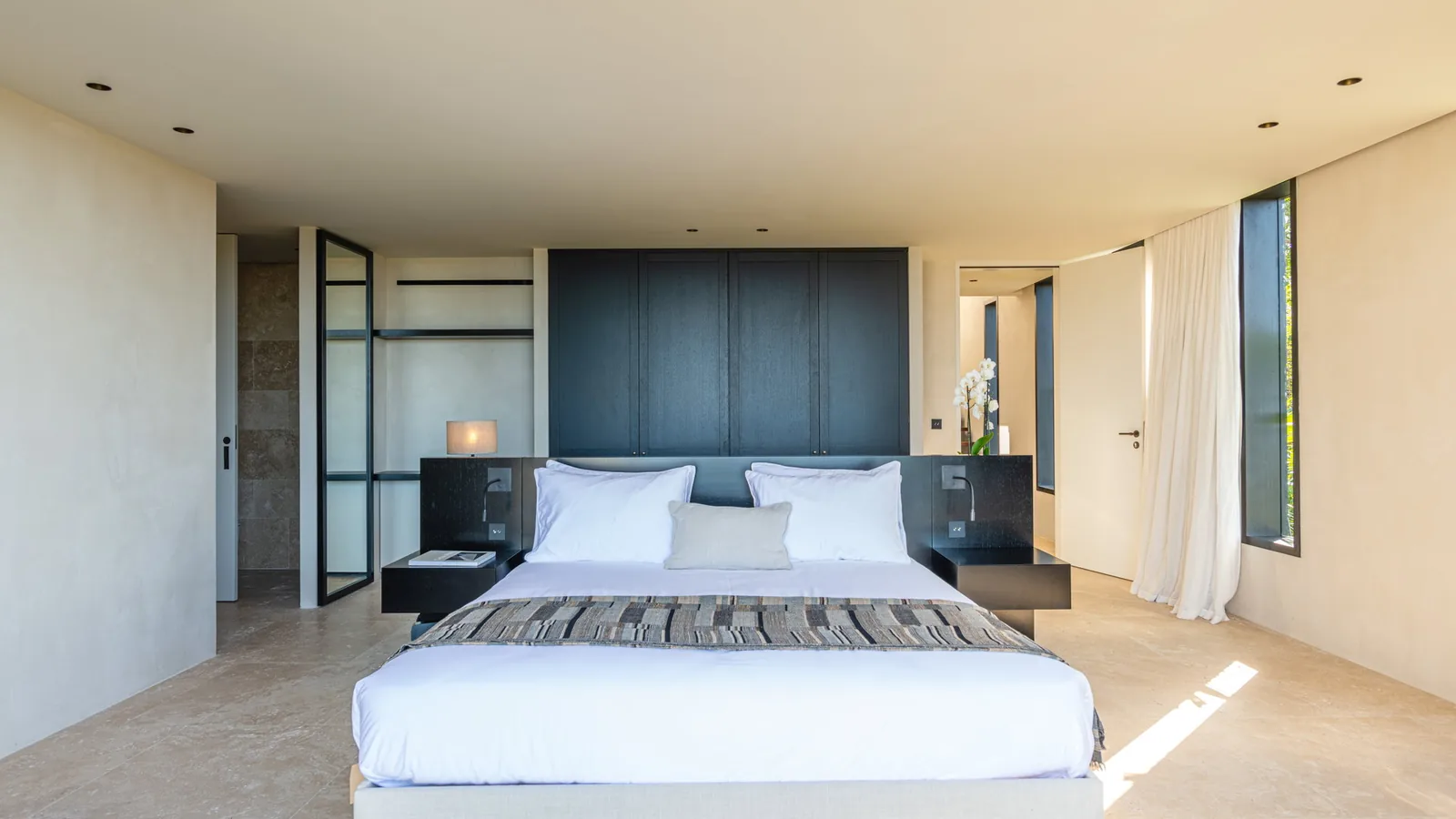 Fourth bedroom of the four-bedroom villa Never Say Never