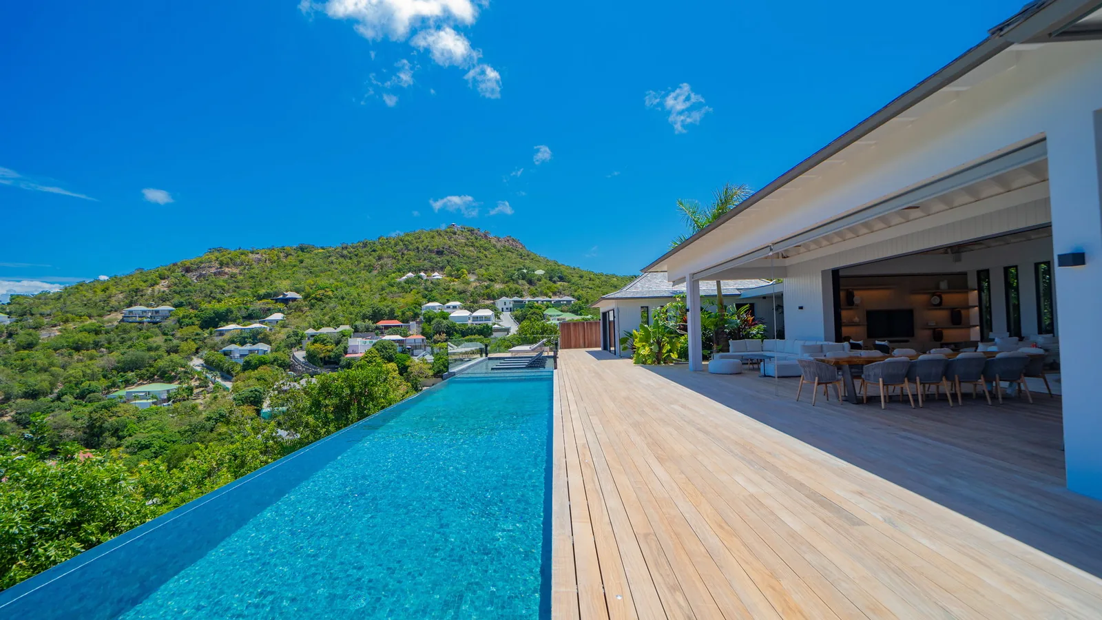 Outdoor barbecue at villa SEALA in St-Jean, St Barth