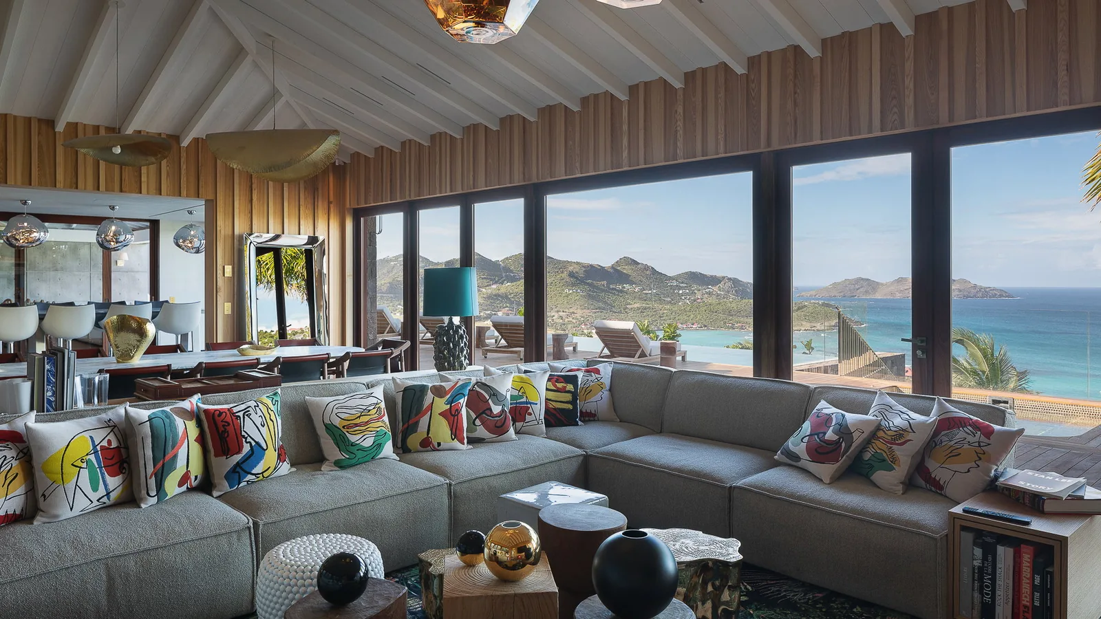 Living area at Villa UNIK with television