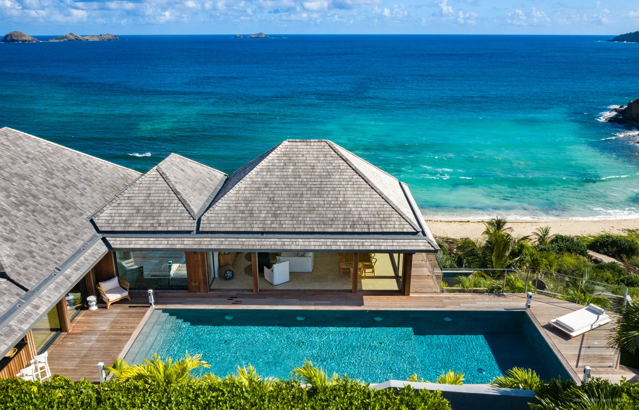 Beachfront villa in Flamands with private pool